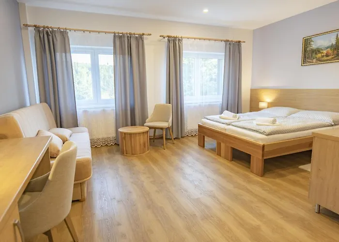 Πανσιόν Harmony Javornik 3*