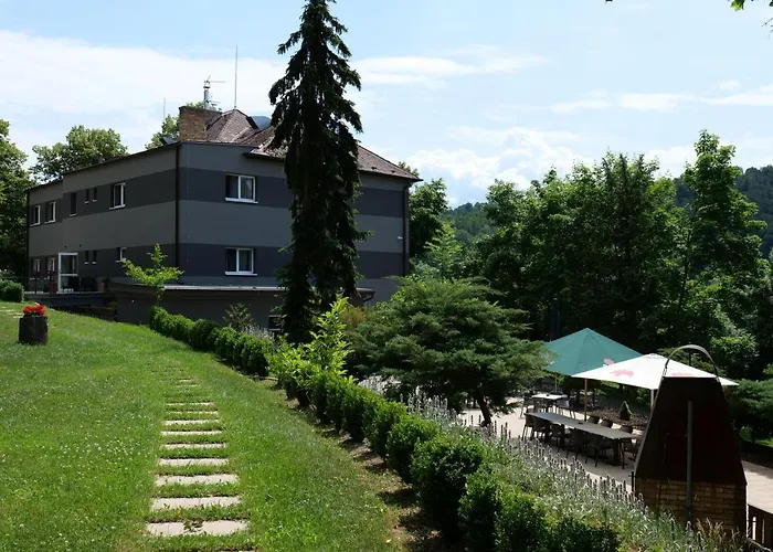 Πανσιόν Harmony Javornik 3*